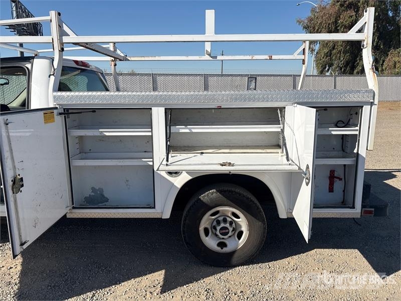 GMC Sierra 2500HD 4x2 Utility Truck Prekucniki