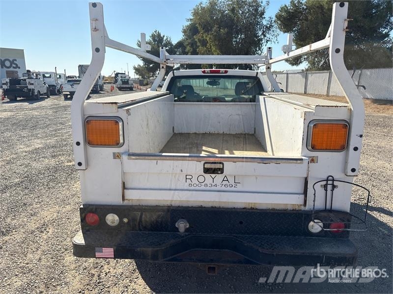GMC Sierra 2500HD 4x2 Utility Truck Prekucniki
