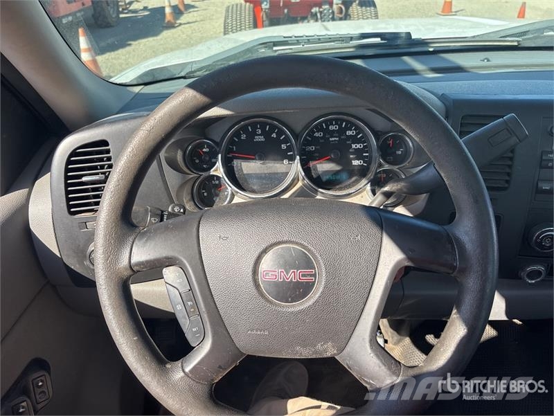GMC Sierra 2500HD 4x2 Utility Truck Prekucniki