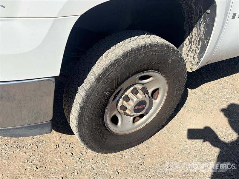 GMC Sierra 2500HD 4x2 Utility Truck 皮卡车