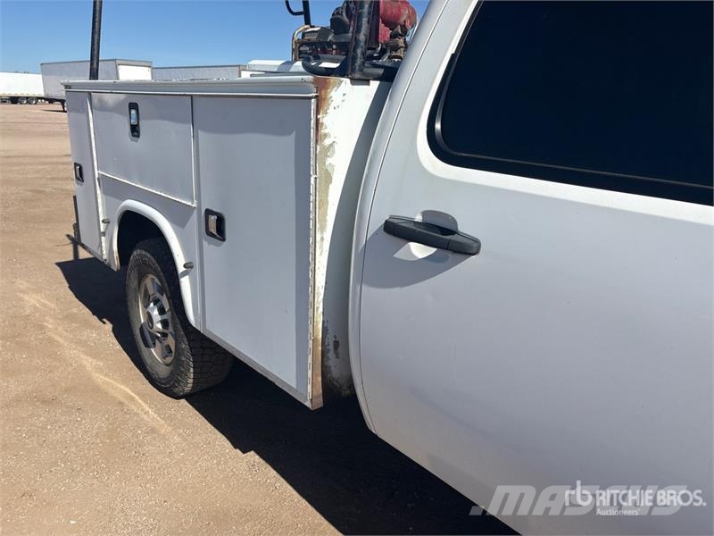 GMC Sierra 2500HD 4x4 Crew Cab Utility Truck Utilitaire benne