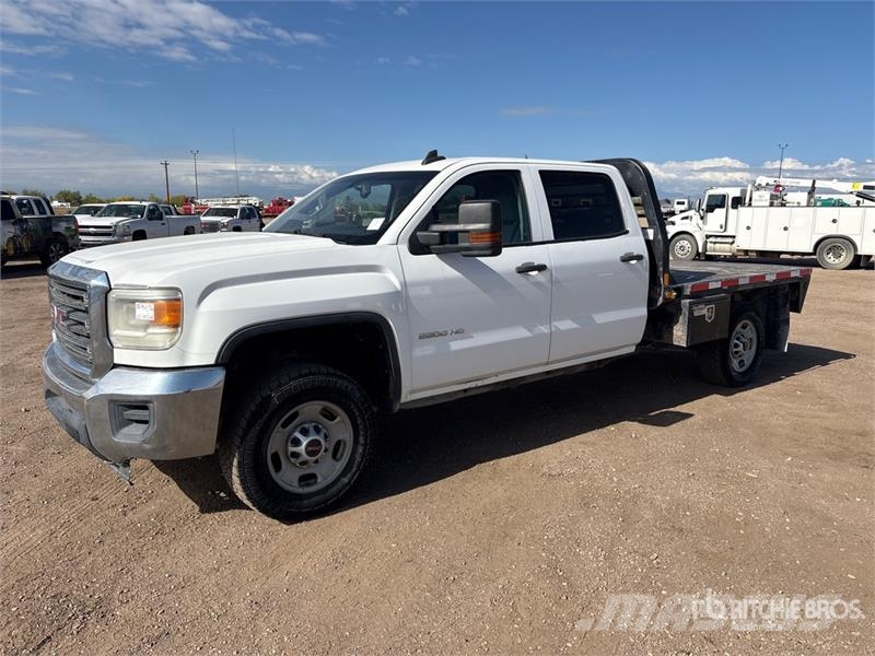 GMC Sierra 2500HD 4x4 Crew Cab Flatbed Truck Грузовики-платформы/боковая разгрузка