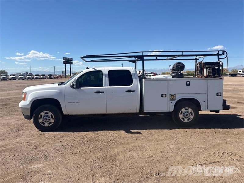 GMC Sierra 2500HD 4x4 Crew Cab Utility Truck Utilitaire benne