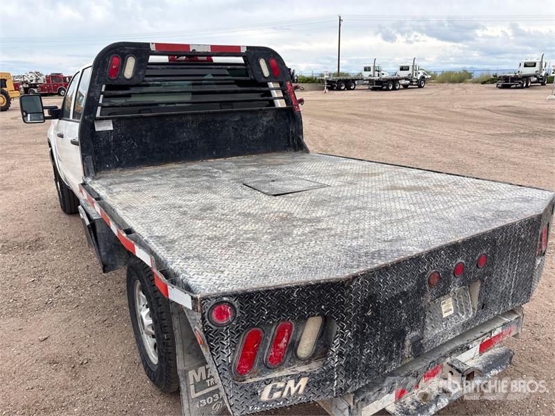 GMC Sierra 2500HD 4x4 Crew Cab Flatbed Truck Kamioni sa otvorenim sandukom