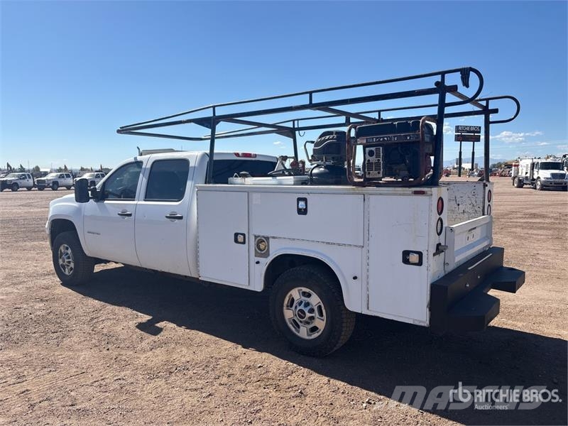 GMC Sierra 2500HD 4x4 Crew Cab Utility Truck Utilitaire benne