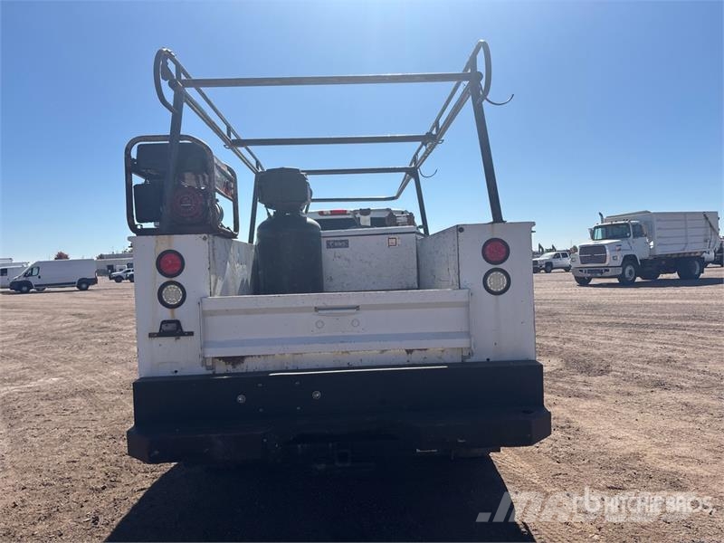 GMC Sierra 2500HD 4x4 Crew Cab Utility Truck Utilitaire benne