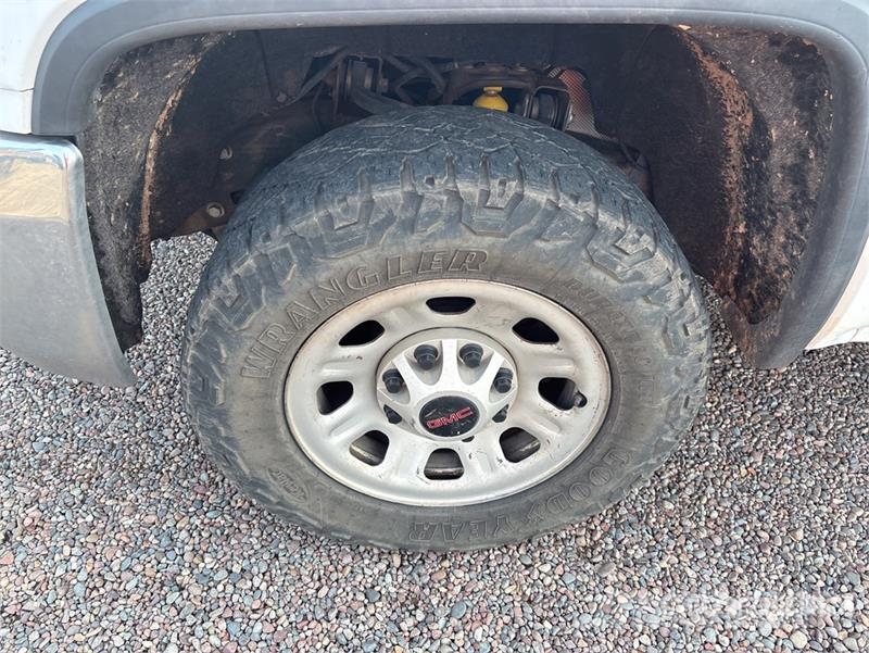 GMC Sierra 2500HD 4x4 Extended Cab Utility Truck Bestelwagens met open laadbak
