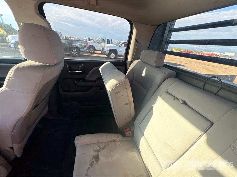 GMC Sierra 2500HD 4x4 Crew Cab Flatbed Truck Flatbed / Dropside trucks