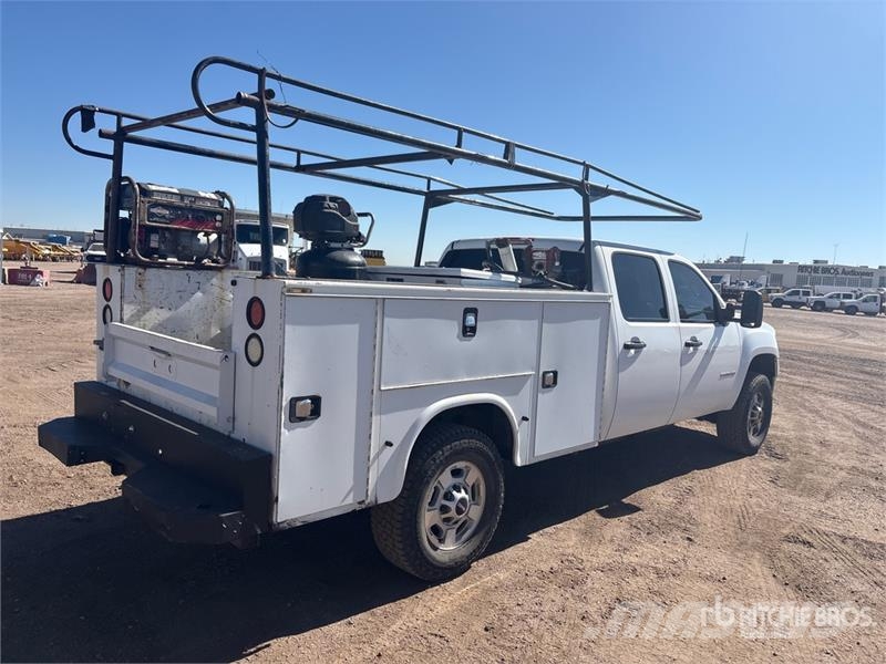 GMC Sierra 2500HD 4x4 Crew Cab Utility Truck Utilitaire benne