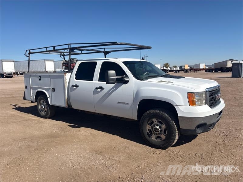 GMC Sierra 2500HD 4x4 Crew Cab Utility Truck Utilitaire benne