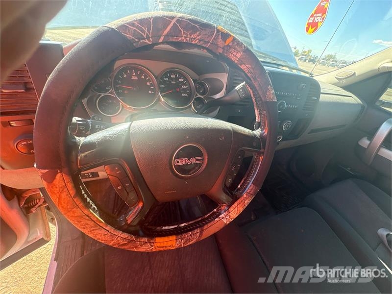 GMC Sierra 2500HD 4x4 Crew Cab Utility Truck Utilitaire benne
