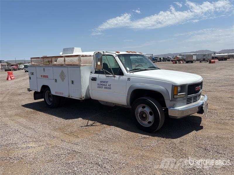 GMC Sierra 3500 4x2 Fuel Truck Autocisterna