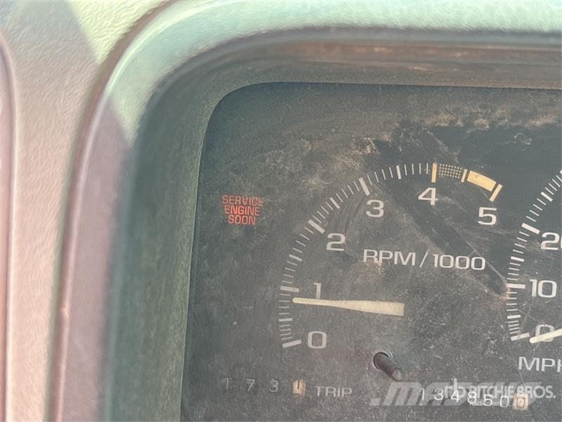 GMC Sierra 3500 4x2 Fuel Truck Autocisterna
