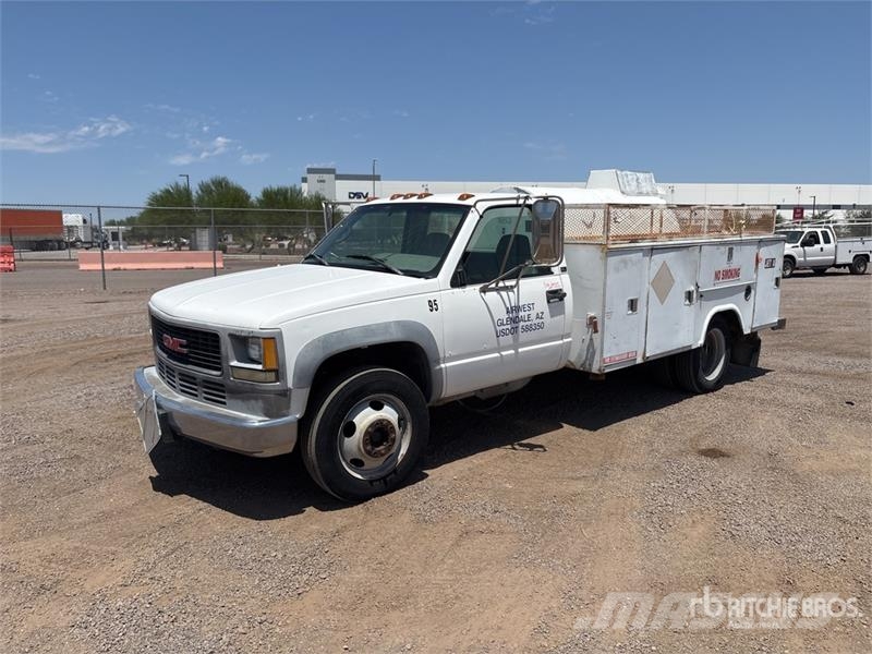 GMC Sierra 3500 4x2 Fuel Truck Autocisterna