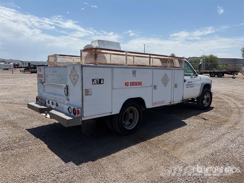 GMC Sierra 3500 4x2 Fuel Truck Autocisterna