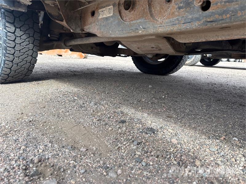 GMC Sierra 3500 4x4 Crew Cab Flatbed Truck Camioane platforma/prelata