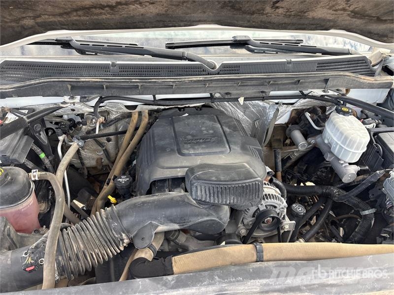 GMC Sierra 3500 4x4 Crew Cab Flatbed Truck Camioane platforma/prelata