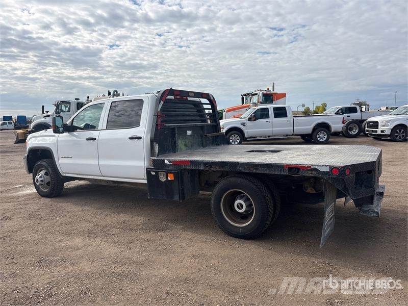 GMC Sierra 3500 4x4 Crew Cab Flatbed Truck Camioane platforma/prelata
