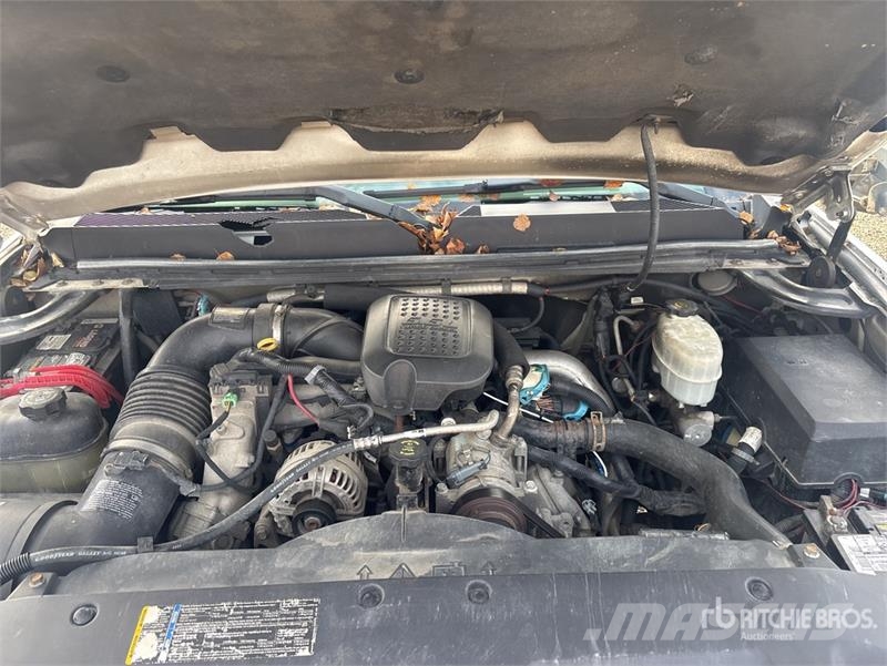 GMC Sierra 3500 4x4 Crew Cab Flatbed Truck Flatbed / Dropside trucks