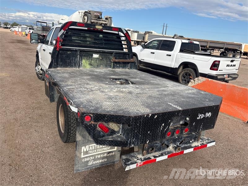 GMC Sierra 3500 4x4 Crew Cab Flatbed Truck Camioane platforma/prelata