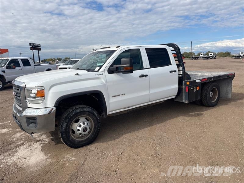 GMC Sierra 3500 4x4 Crew Cab Flatbed Truck Camioane platforma/prelata