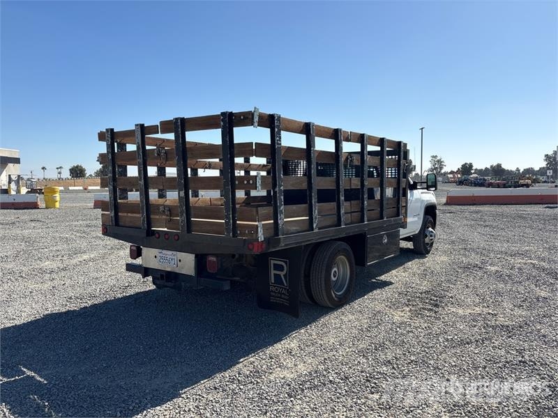 GMC Sierra 3500HD 4x2 Flatbed Truck Camiones plataforma