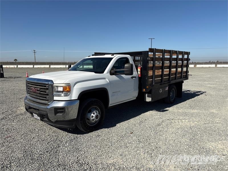 GMC Sierra 3500HD 4x2 Flatbed Truck Camiones plataforma