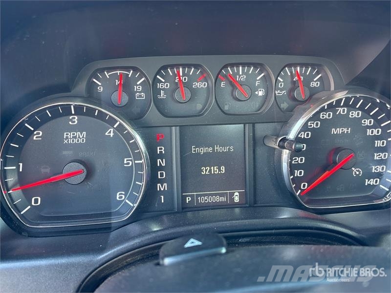 GMC Sierra 3500HD 4x2 Flatbed Truck Camiones plataforma
