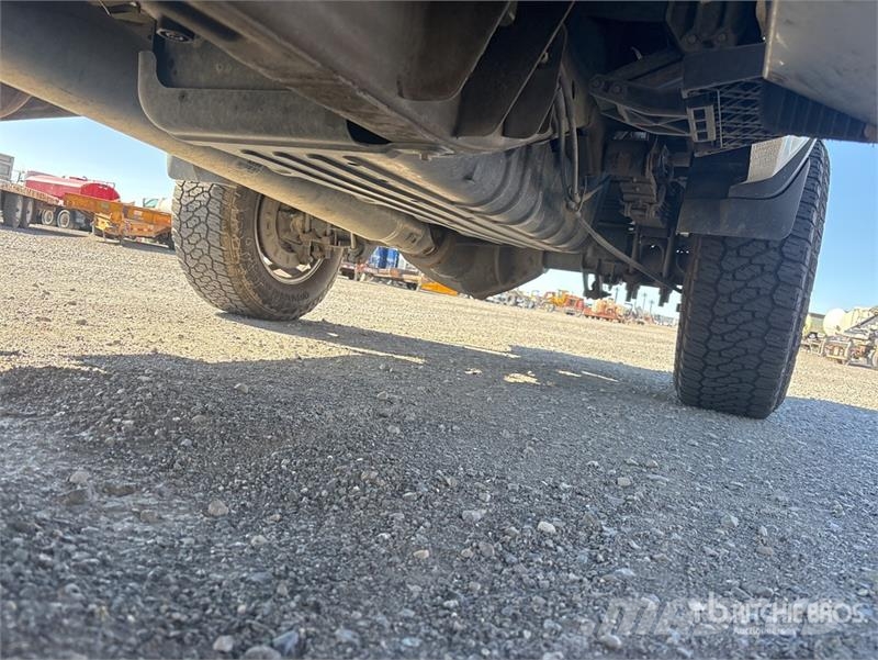 GMC Sierra 3500HD 4x4 Crew Cab Pickup (Inoperable) Anders