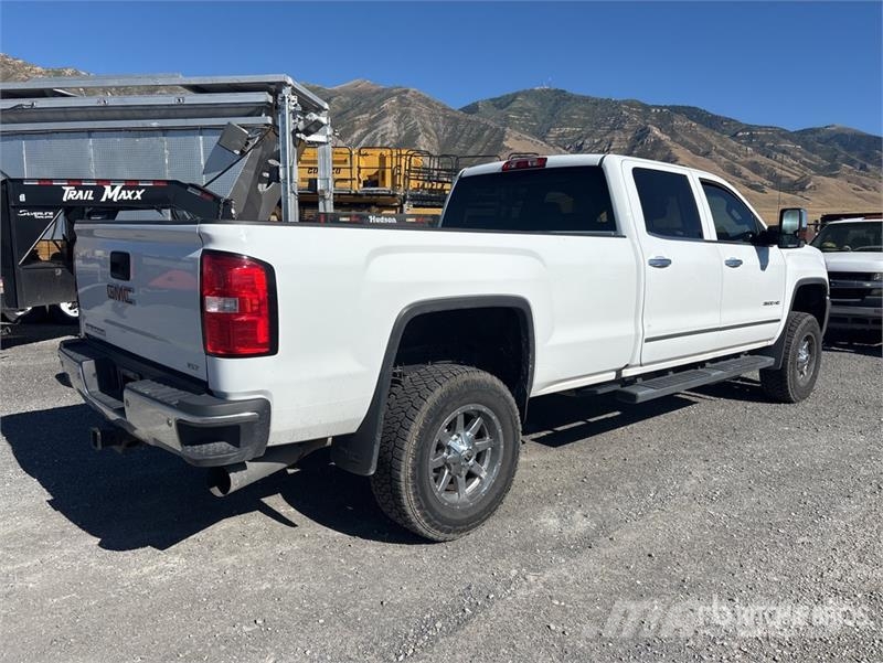 GMC Sierra 3500HD 4x4 Crew Cab Pickup (Inoperable) Anders