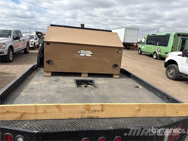 GMC Sierra 3500HD 4x4 Crew Cab Flatbed Truck Kamioni sa otvorenim sandukom
