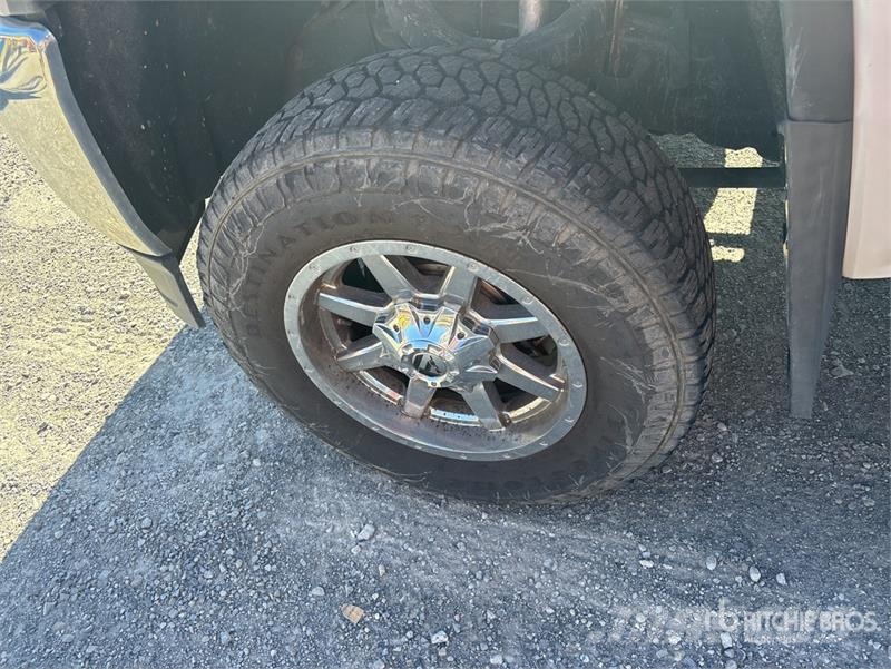 GMC Sierra 3500HD 4x4 Crew Cab Pickup (Inoperable) Anders