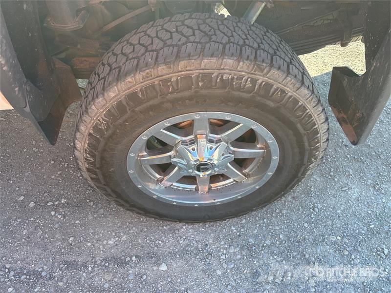 GMC Sierra 3500HD 4x4 Crew Cab Pickup (Inoperable) Anders
