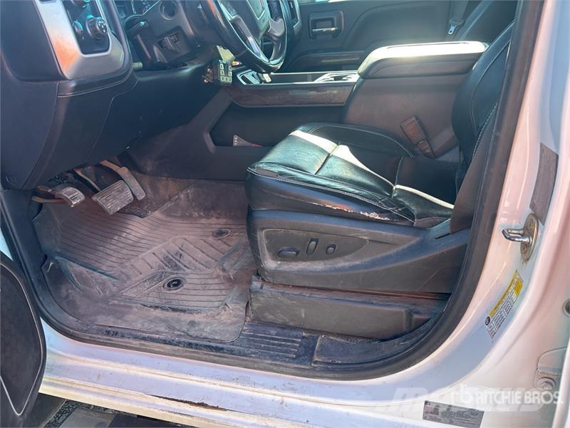 GMC Sierra 3500HD 4x4 Crew Cab Pickup (Inoperable) Anders