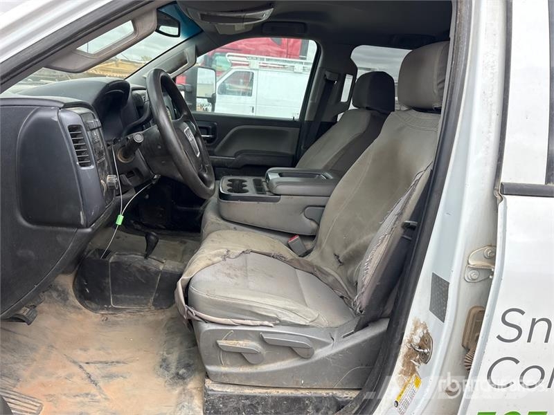 GMC Sierra 3500HD 4x4 Crew Cab Flatbed Truck Kamioni sa otvorenim sandukom