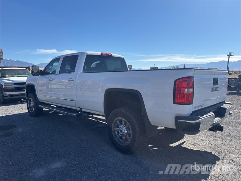 GMC Sierra 3500HD 4x4 Crew Cab Pickup (Inoperable) Anders