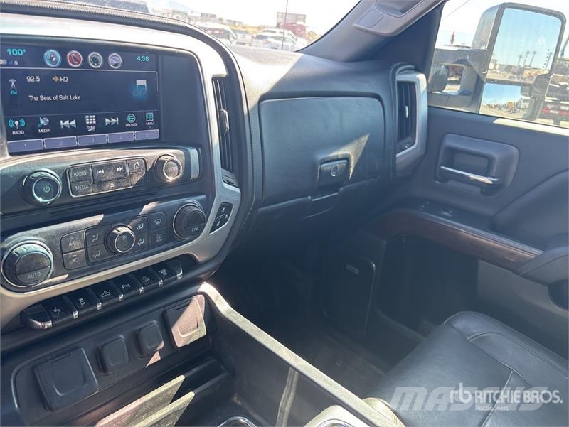 GMC Sierra 3500HD 4x4 Crew Cab Pickup (Inoperable) Anders