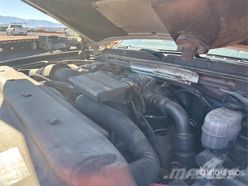 GMC Sierra 3500HD 4x4 Crew Cab Pickup (Inoperable) Anders