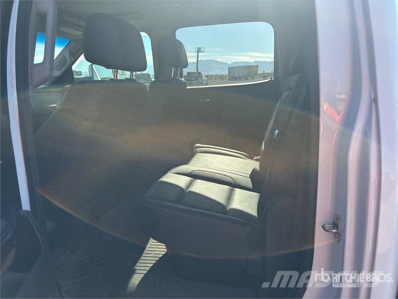 GMC Sierra 3500HD 4x4 Crew Cab Pickup (Inoperable) Anders