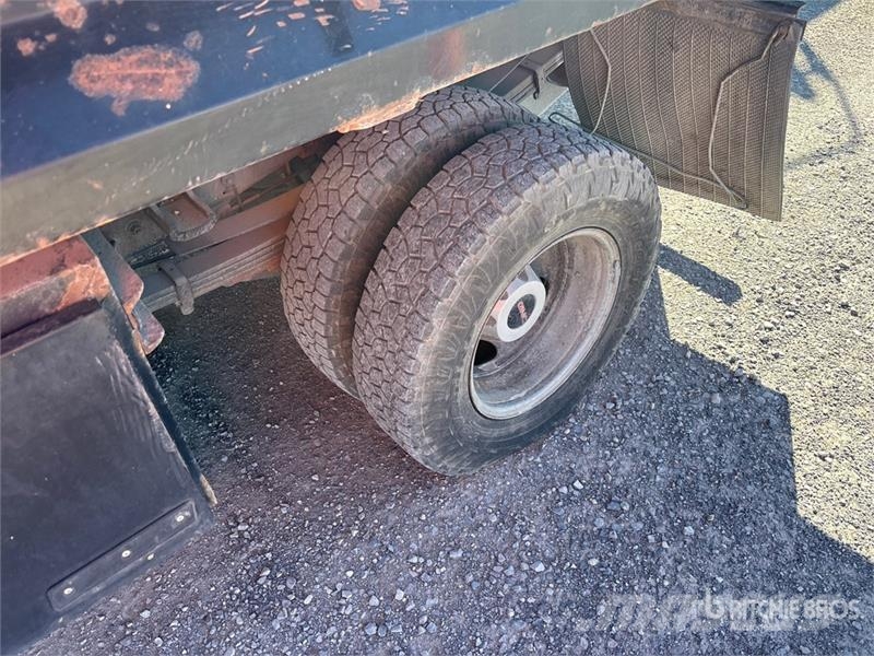GMC Sierra 3500HD Dump Truck Damperli kamyonlar