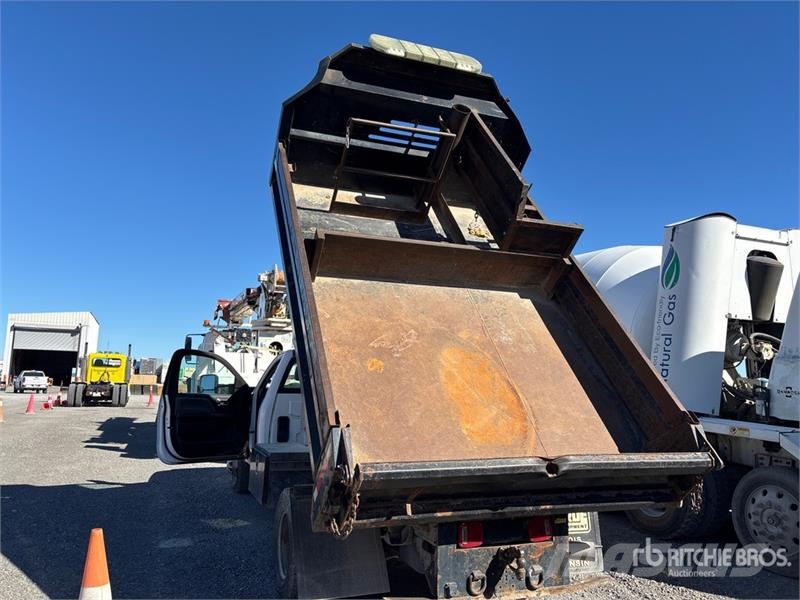 GMC Sierra 3500HD Dump Truck Damperli kamyonlar