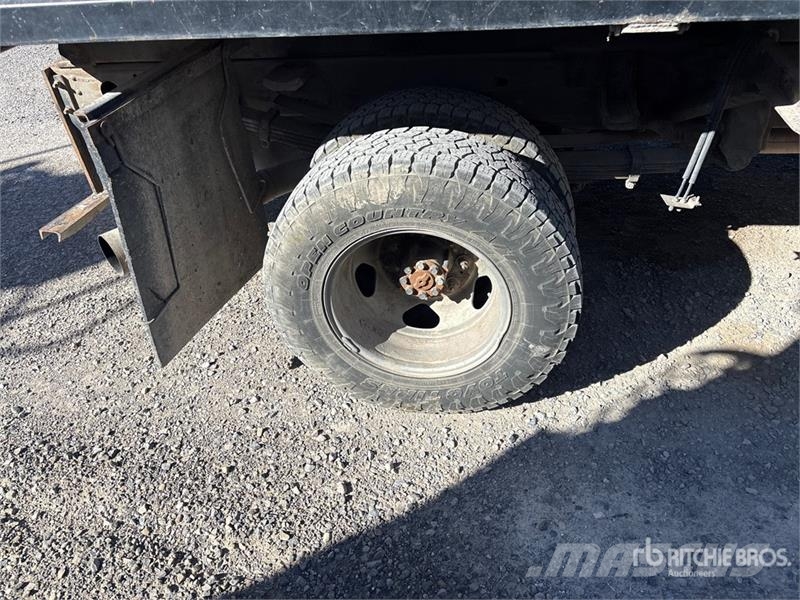 GMC Sierra 3500HD Dump Truck Damperli kamyonlar