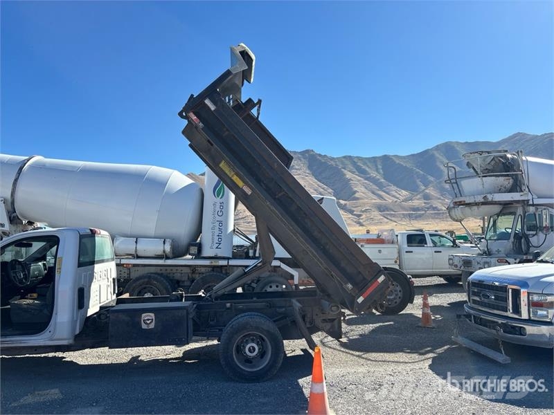 GMC Sierra 3500HD Dump Truck Damperli kamyonlar