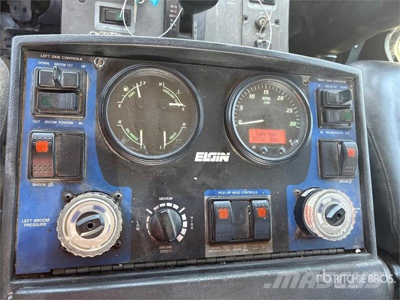 GMC T7500 Pometalni stroji
