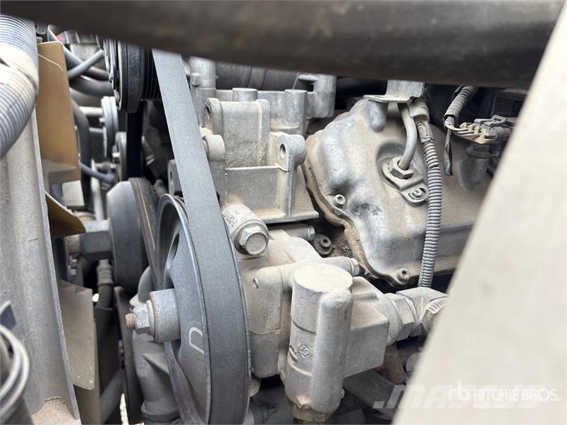 GMC Topkick C4500 4x2 Service Truck (Inoperable) Plogbilar