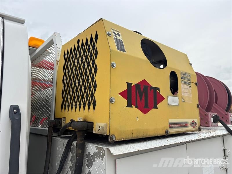 GMC Topkick C4500 4x2 Service Truck (Inoperable) Plogbilar