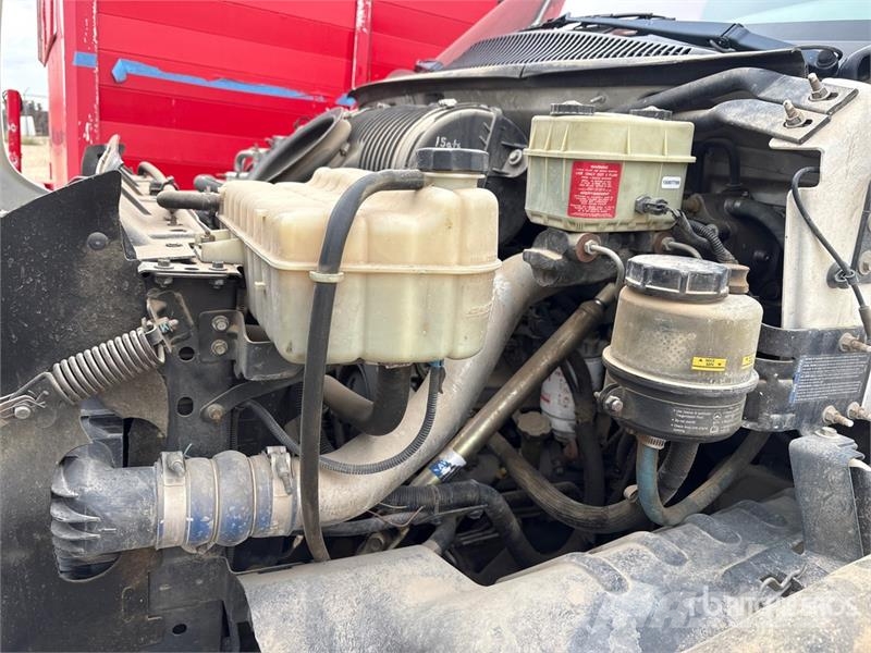 GMC Topkick C4500 4x2 Service Truck (Inoperable) Plogbilar