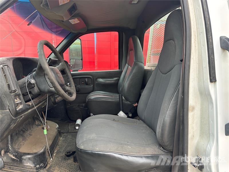 GMC Topkick C4500 4x2 Service Truck (Inoperable) Plogbilar
