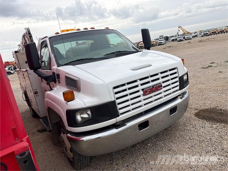 GMC Topkick C4500 4x2 Service Truck (Inoperable) Plogbilar