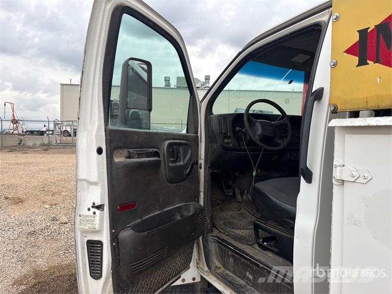GMC Topkick C4500 4x2 Service Truck (Inoperable) Plogbilar